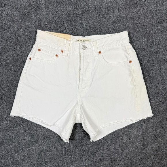 The Feel Studio Pants - THE FEEL STUDIO THE WHITE BESSETTE SHORT Size 26 Button Fly White Denim 0293